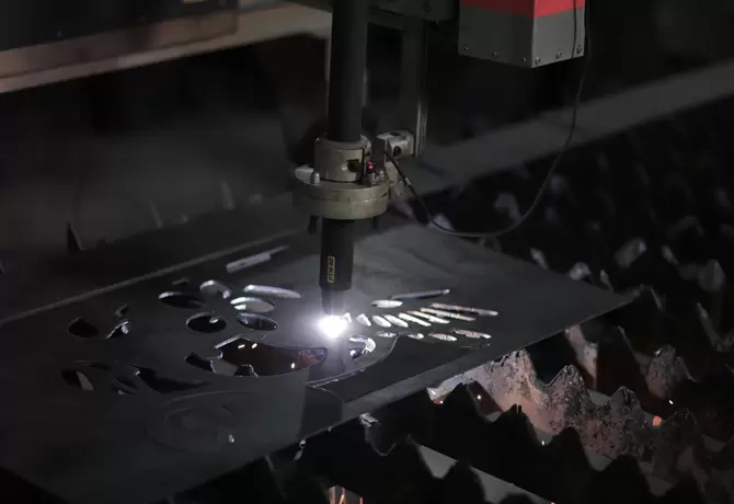 Come il taglio laser delle parti in lamiera rivoluziona la fabbricazione industriale